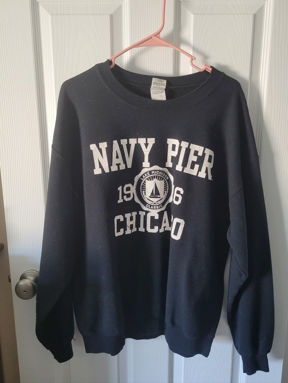 Navy Pier Chicago Graphic Crewneck Sweatshirt - Black